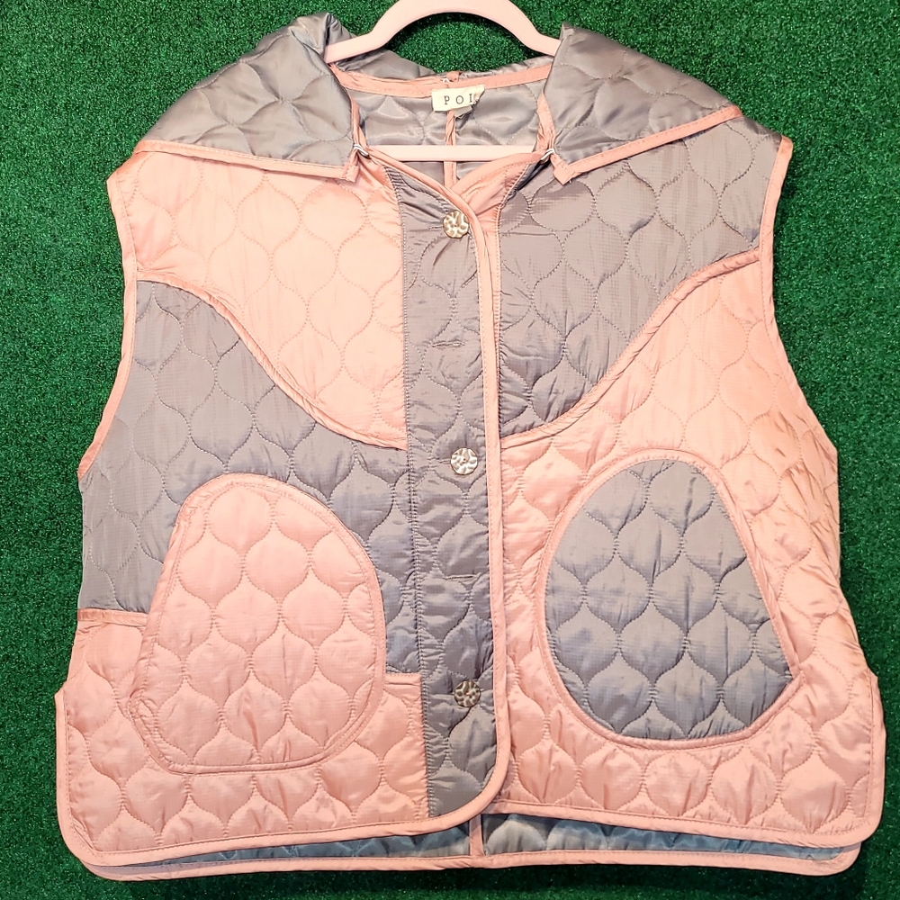 822 NWOT POL Quilted Pink and Gray Vest W/Detachable Hood
